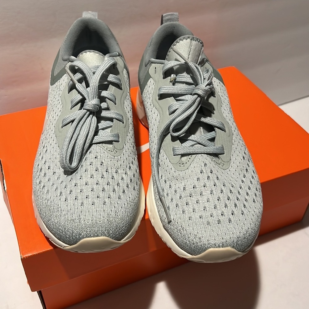 NIKE Odyssey React shoes - Picture 5 of 8